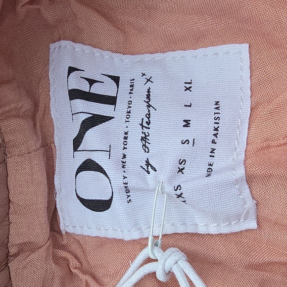 REVOLVE Pink Leather Jogger Pants. Size Small - Picture 3 of 6